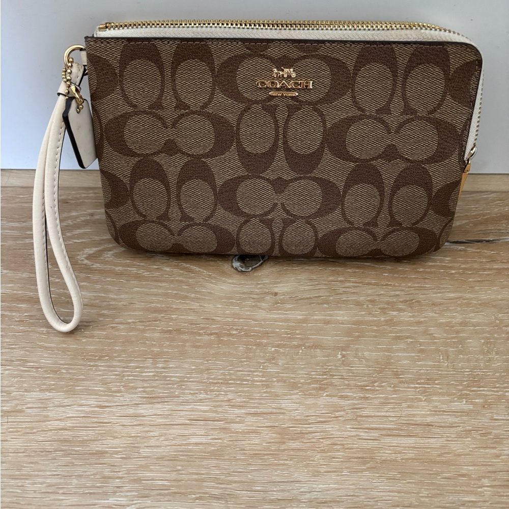 Coach Wristlet wallet